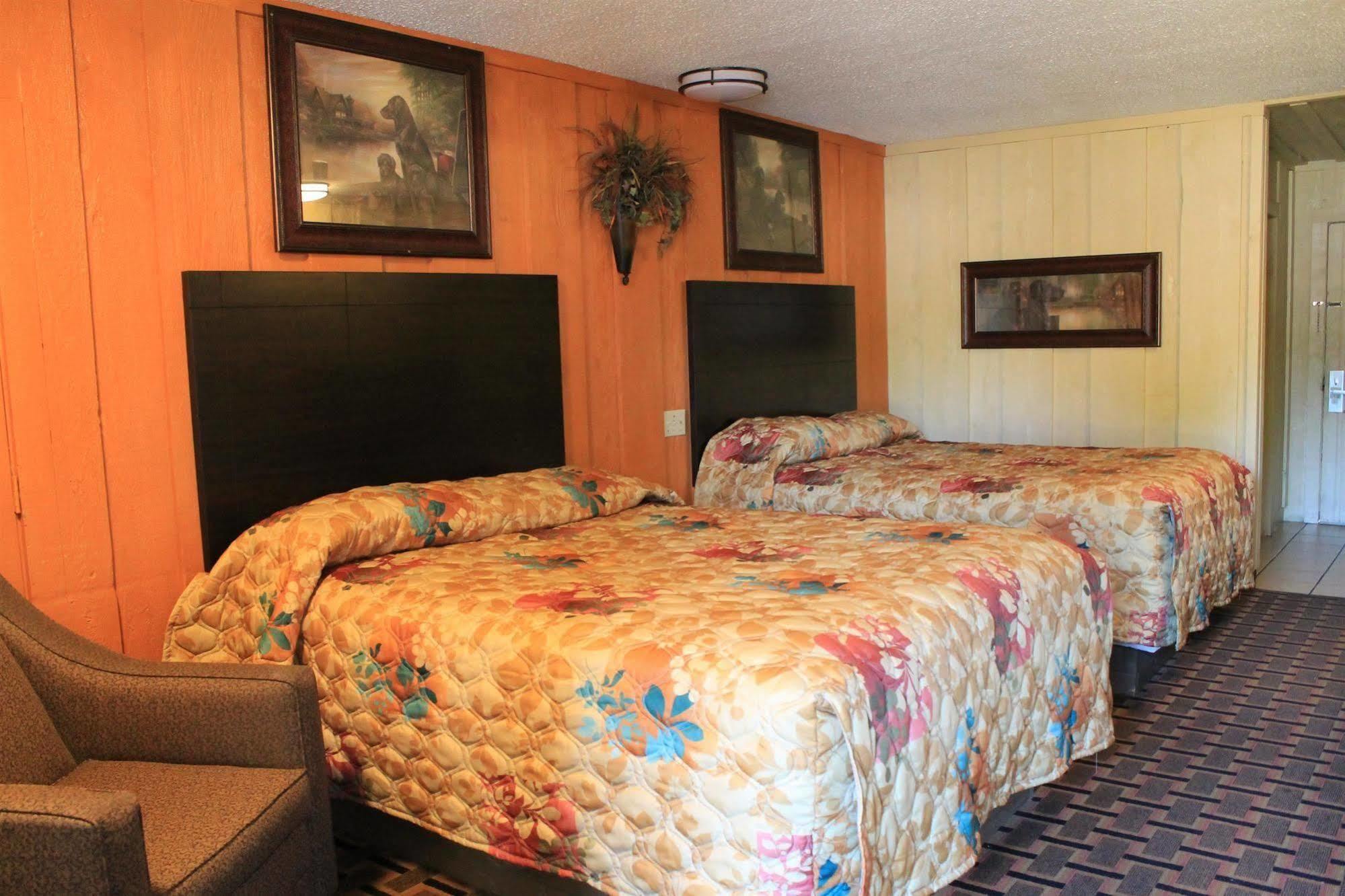 Charles Wesley Motor Lodge Downtown Broken Bow- Hochatown Eksteriør bilde